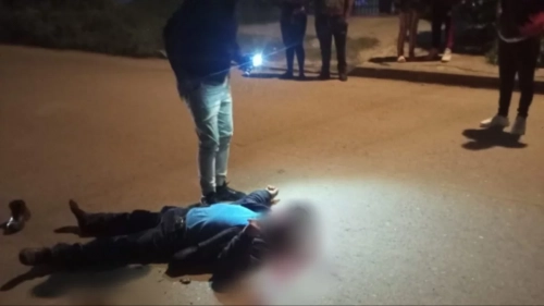 Una pelea de pandillas a machetazos en Los Chacos deja un herido en plena calle