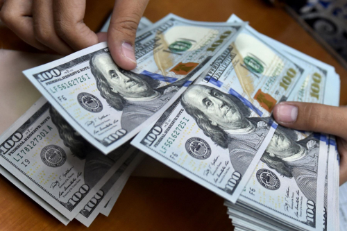 Asoban: Depósitos en dólares bajaron en $us  1.093 MM y la mora alcanza su nivel más alto