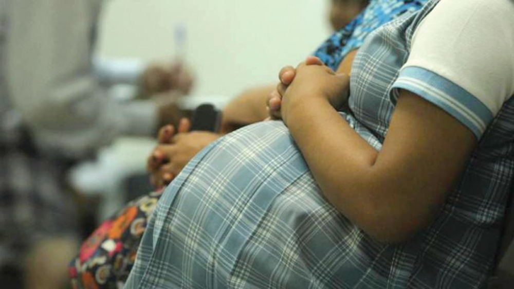 Padres a los 14: Adolescente dio a luz tras ser vejada sexualmente por su hermanastro