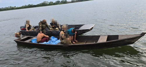 Dos sujetos fueron sorprendidos transportando más de 125 kilos de marihuana en Guayaramerín