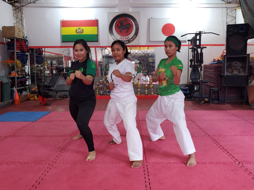 Candy Guarena, Aleida Vargas y Scoly Rocha, trío de campeonas de Nagao San Dojo