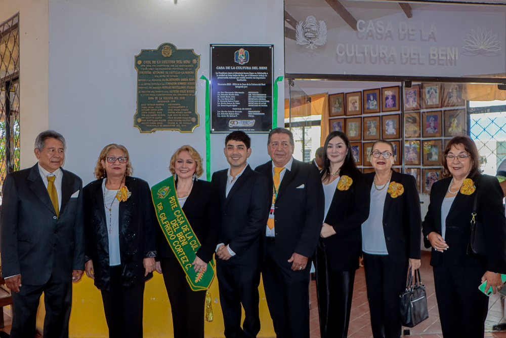 La Casa de la Cultura colocó plaqueta de gestión, en mérito a sus bodas de oro