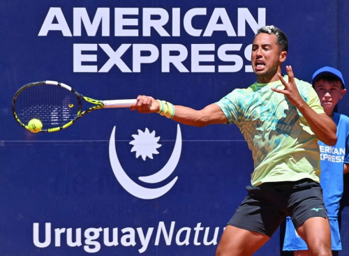 Hugo Dellien se mete entre los cuatro mejores del Uruguay Open