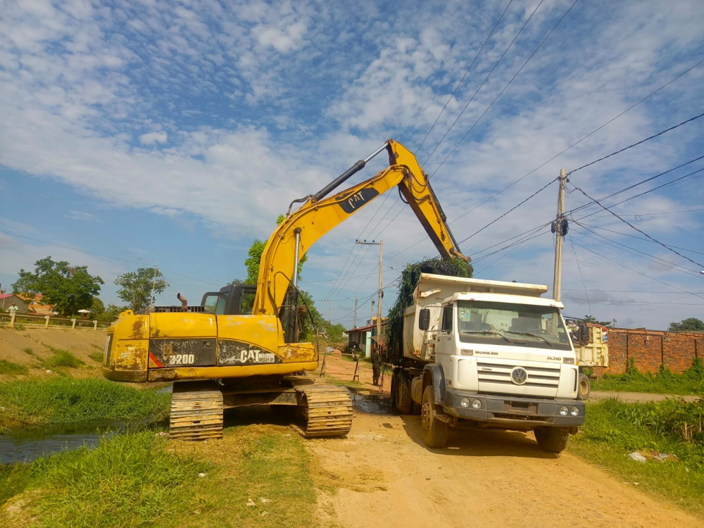 Municipio trabaja en 10 frentes para habilitar sistema de drenaje y evitar inundaciones en Trinidad