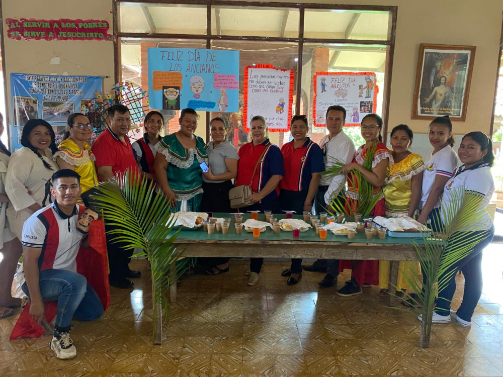 Alumnos de Gerontología de la UAB, realizaron actividades en el Hogar de Ancianos y el Comedor Padre Tory