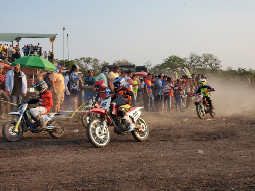 Motociclismo beniano cierra con éxito y premia a los campeones del año