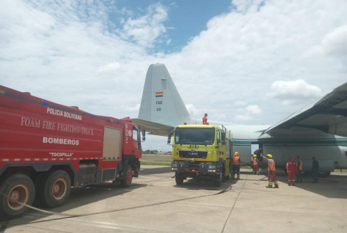 Policía Boliviana refuerza operaciones  aéreas contra incendios forestales en Beni