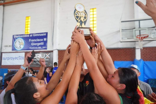 Triunfo boliviano: El Dorado, campeonas de oro en el mundialito, dejando huella en Argentina