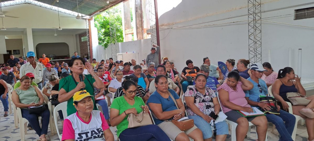 Trabajadores de salud  exigen cumplimiento  de bono de vacunación