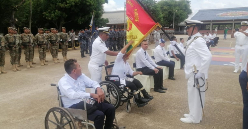 Naval entrega libretas de servicio  militar a personas con discapacidad