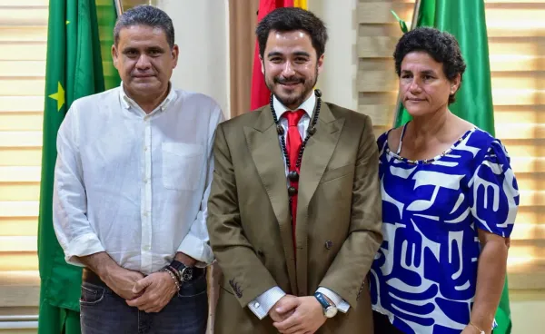 VICECÓNSUL  Y EMBAJADA DE ESPAÑA SE REUNIERON CON ALCALDE DE TRINIDAD