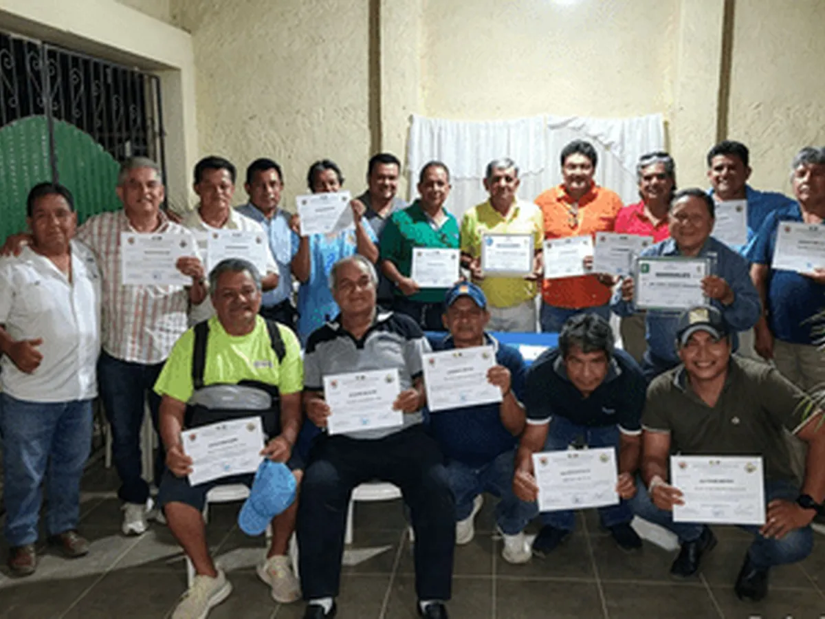 EMOTIVO HOMENAJE A LOS HISTÓRICOS DE LA ESCUELA DE FÚTBOL HELMUT ABEL
