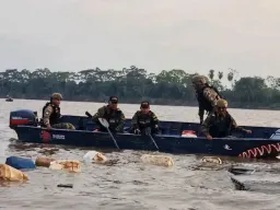 ARMADA INCAUTA DIÉSEL DE CONTRABANDO EN EL RÍO MAMORÉ