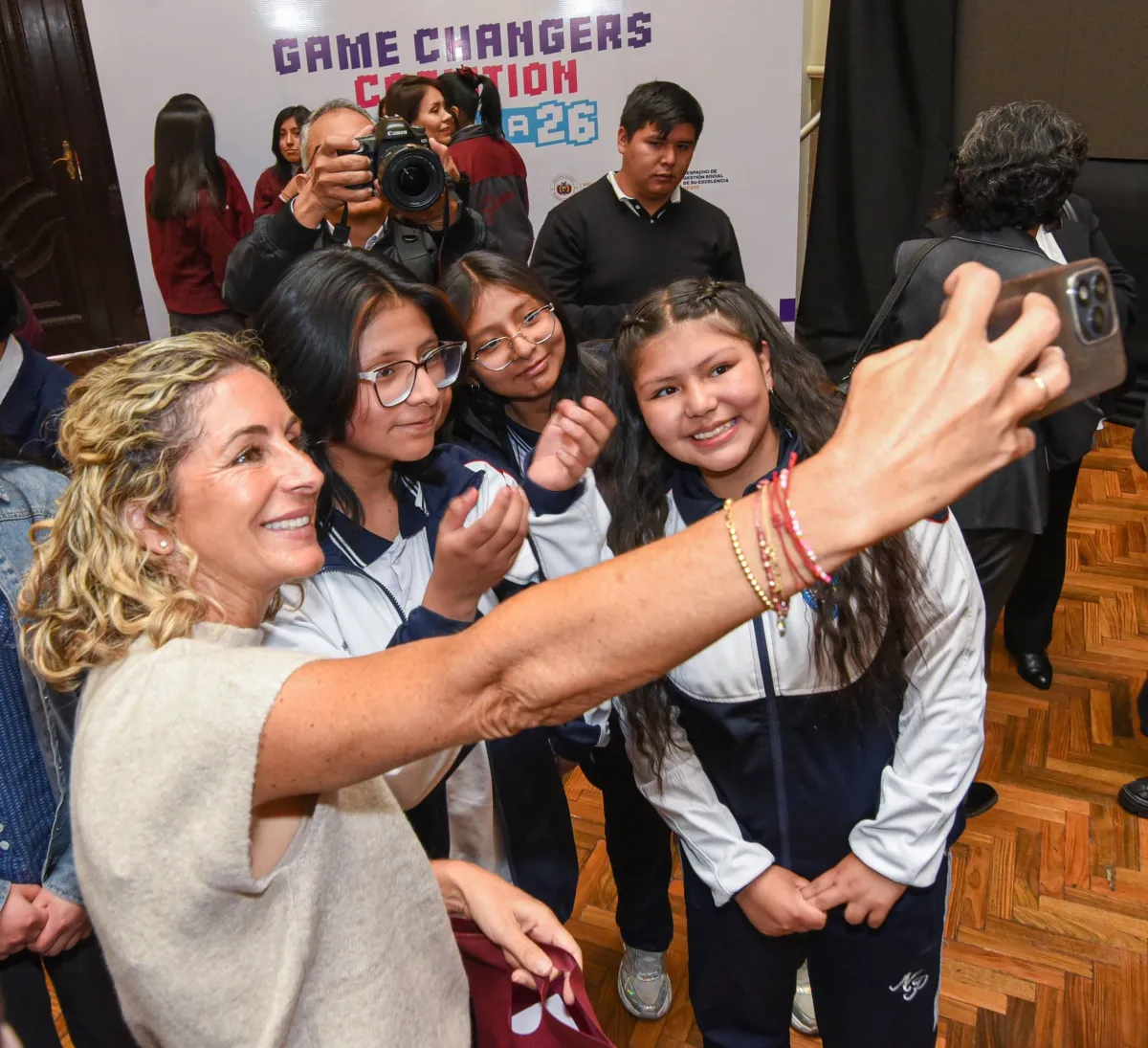 PRIMERA DAMA IMPULSA GAME CHANGERS PARA REDUCIR LA BRECHA DIGITAL