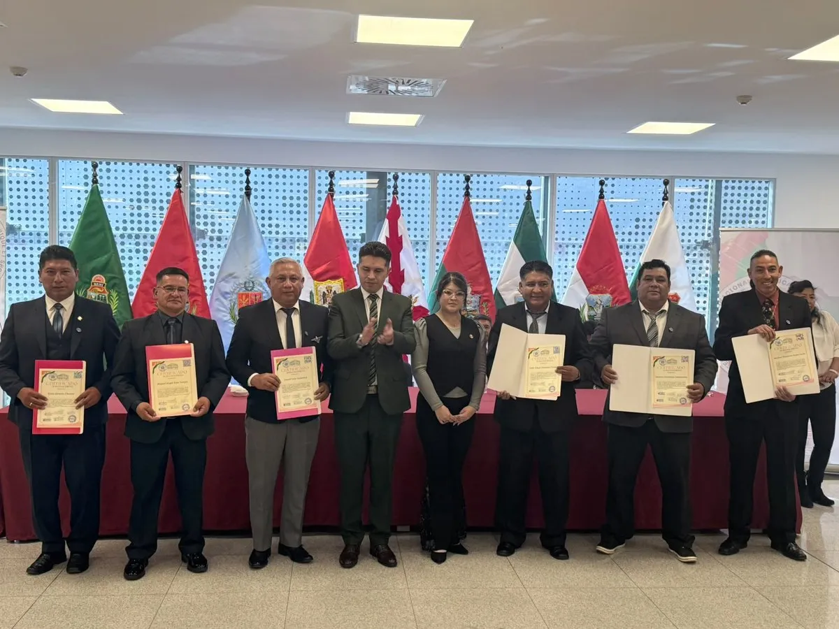 RECONOCIMIENTO CAMARAL DISTINGUE TRAYECTORIA DE EDUCADORES DEPORTIVOS