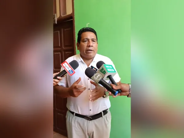 CÍVICOS EXIGEN PRESENCIA DEL MINISTRO Y CUESTIONAN COSTO DE ENERGÍA