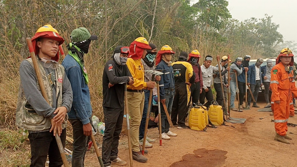 Guayaros sigue rodeado por el fuego, y en todas partes los esfuerzos se redoblan