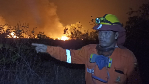 CÍVICOS DENUNCIAN OBSTRUCCIÓN A BOMBEROS EN INCENDIO Y PIDEN INTERVENCIÓN DE LA FISCALÍA