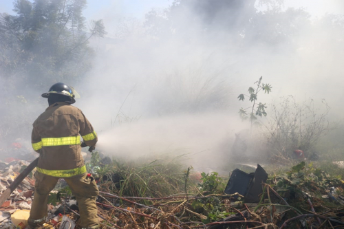 Bomberos voluntarios  mantendrán sus empleos  y beneficios sociales