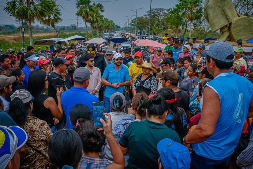 Alcalde llega hasta el punto de bloqueo, y logra desmovilizar la protesta