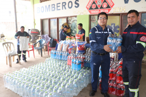 ENDE DELBENI  entrega ayuda  humanitaria a  bomberos voluntarios